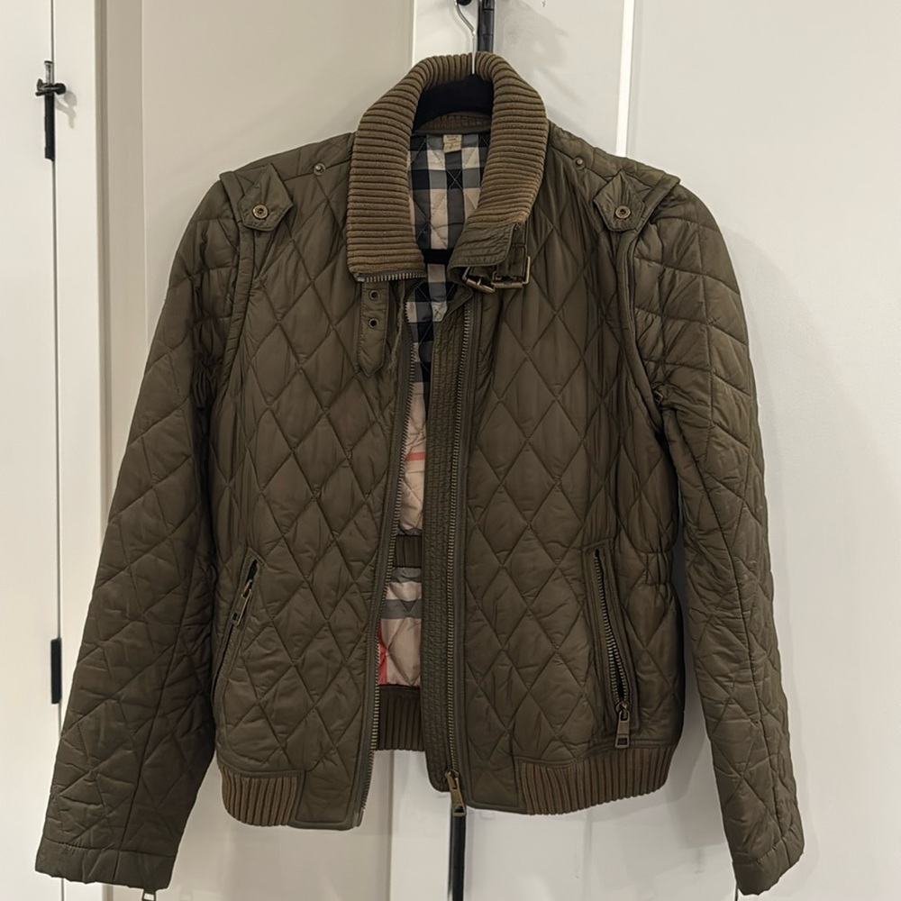 Gorgeous Burberry Brit army green bomber jacket. Size small, excellent condition